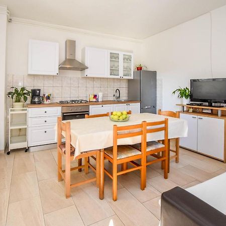 Appartement Kuca Za Odmor Lucija à Vrana  Extérieur photo
