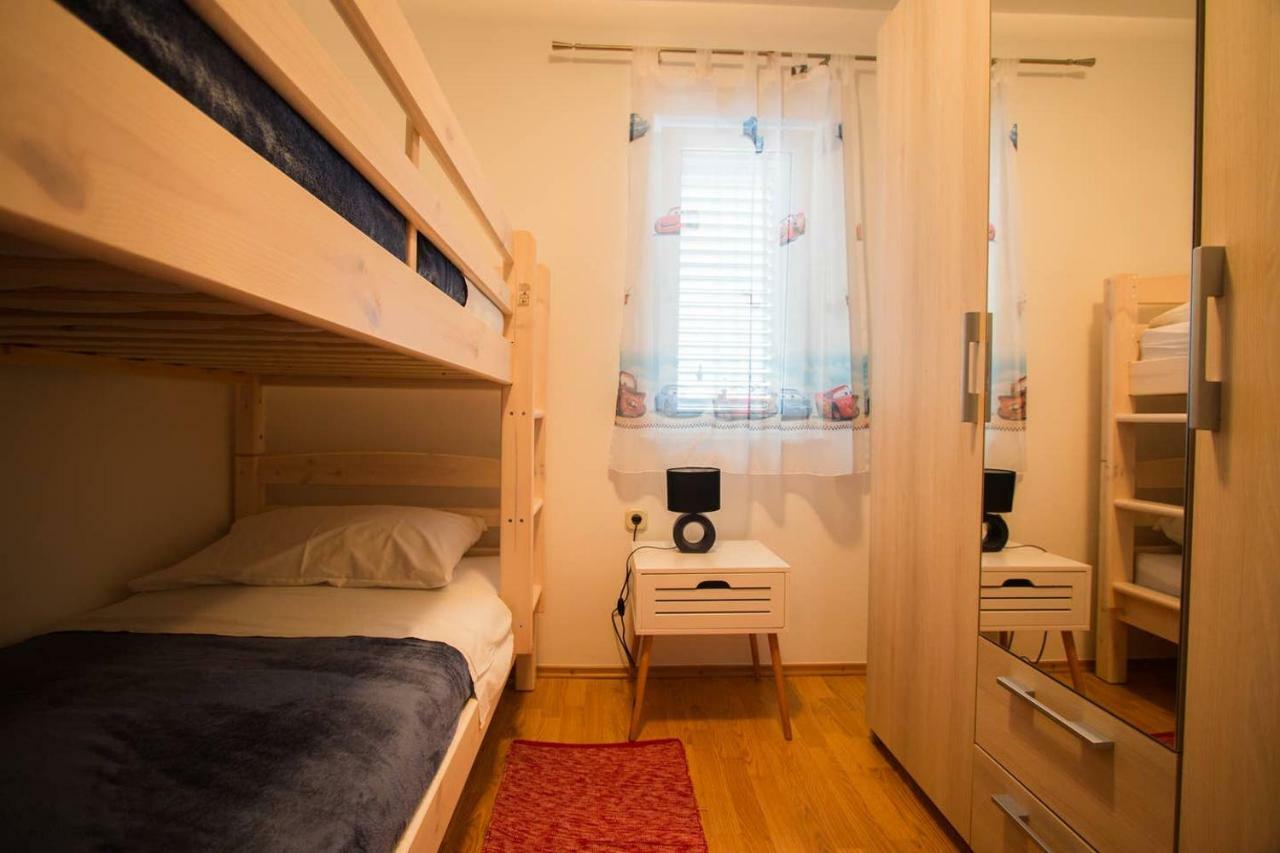 Appartement Kuca Za Odmor Lucija à Vrana  Extérieur photo
